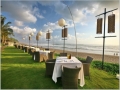 breezes_beachfront_table